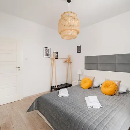 Zoliborz Stylish Free Parking